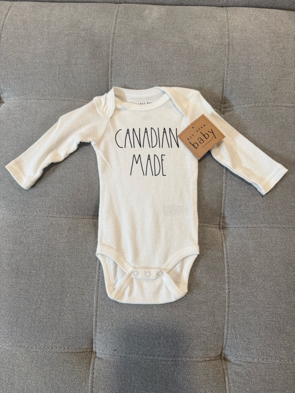 Rae Dunn white Baby One-Piece Long Sleeve Bodysuit - Canadian Made 3-6M cute